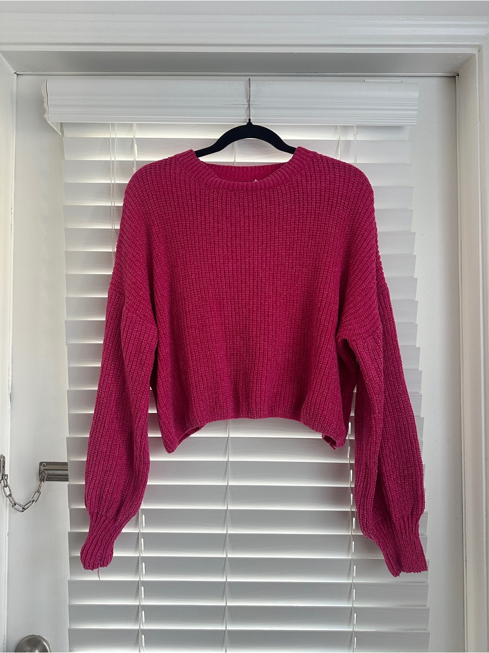 Vestique Hot Pink Cropped Knit Sweater